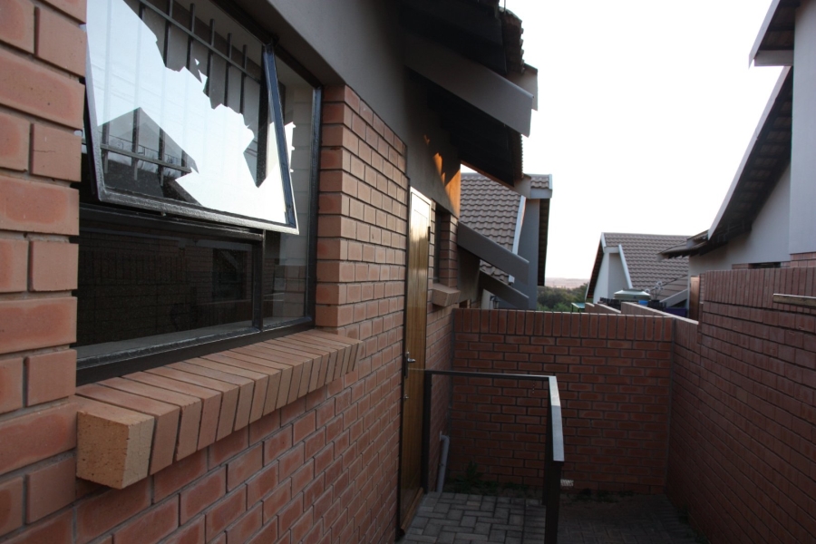 2 Bedroom Property for Sale in Langenhovenpark Free State